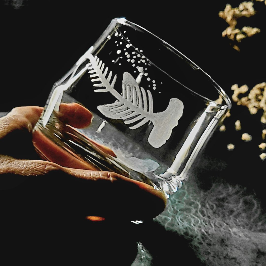 手工玻璃雕刻鱼骨杯 - 鲸向海系列骨气西洛可酒杯 - 酒杯/酒器 - 玻璃 透明