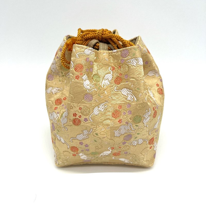 A fashionable drawstring bag with a Japanese pattern made from Kyoto Nishijin-ori fabric. - 其他 - 聚酯纤维 多色