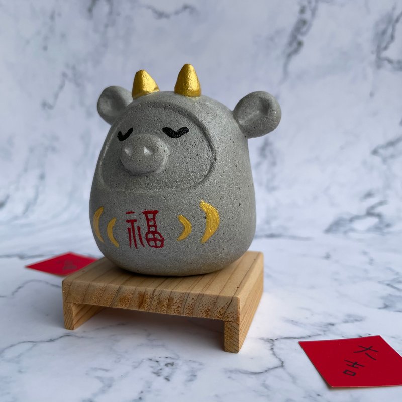 水泥制 享福小牛 牛年吉祥物 - 摆饰 - 水泥 灰色