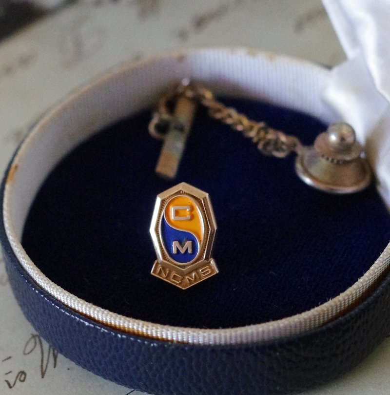 古董CM金框珐琅盾牌领带针 B1568A - 领带/领带夹 - 其他金属 金色