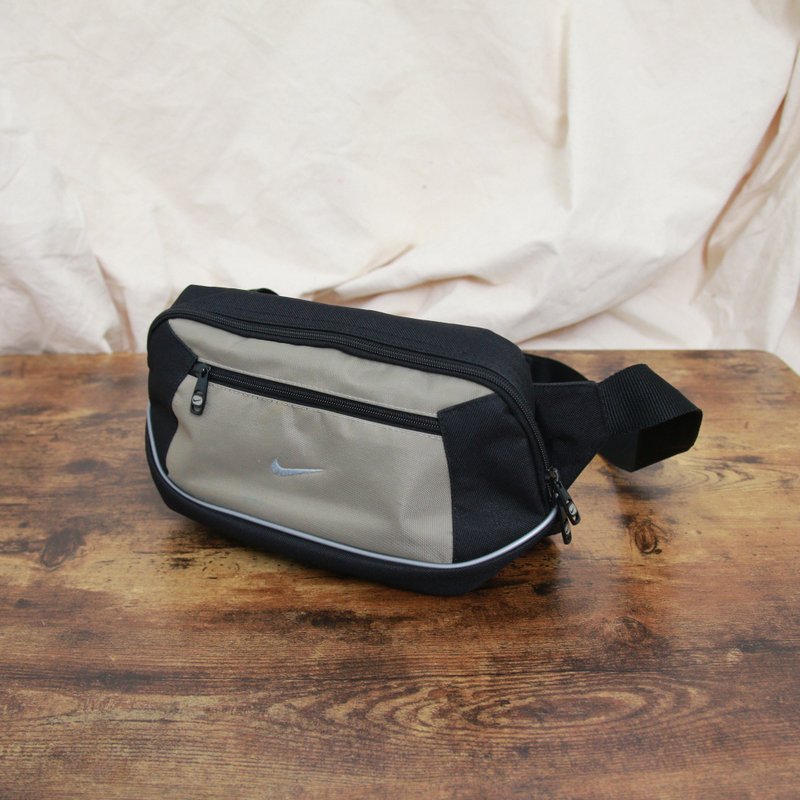 Back to Green:: 经典腰包 nike 黑灰拼接 B-01 vintage bag - 侧背包/斜挎包 - 棉 