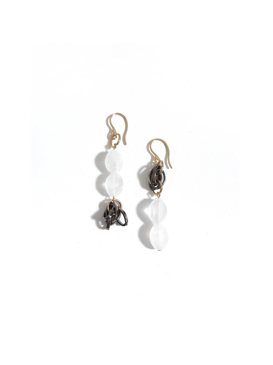 WILLA Earrings :WHITE - 耳环/耳夹 - 不锈钢 白色