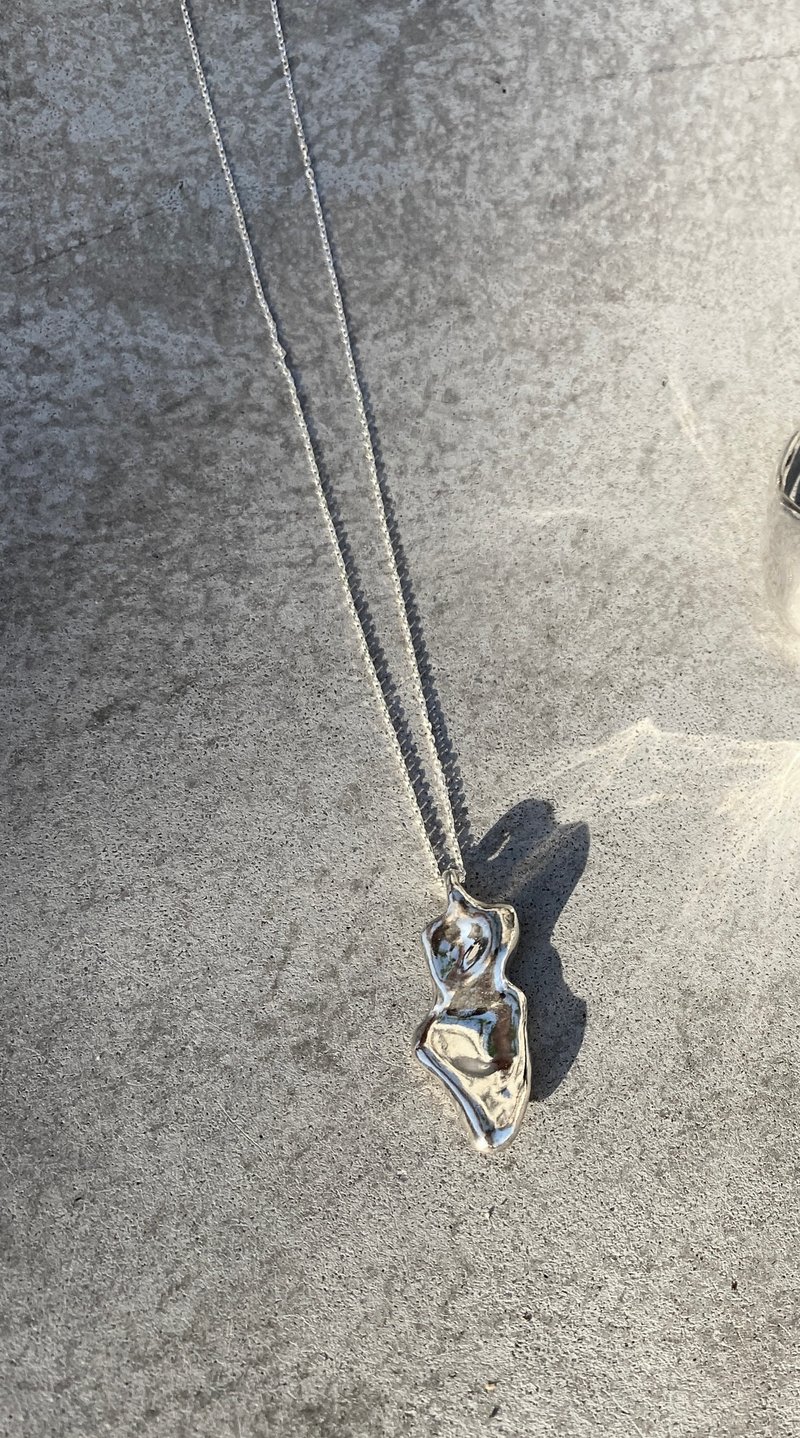 Torso 吊坠颈链 - 项链 - 纯银 咖啡色