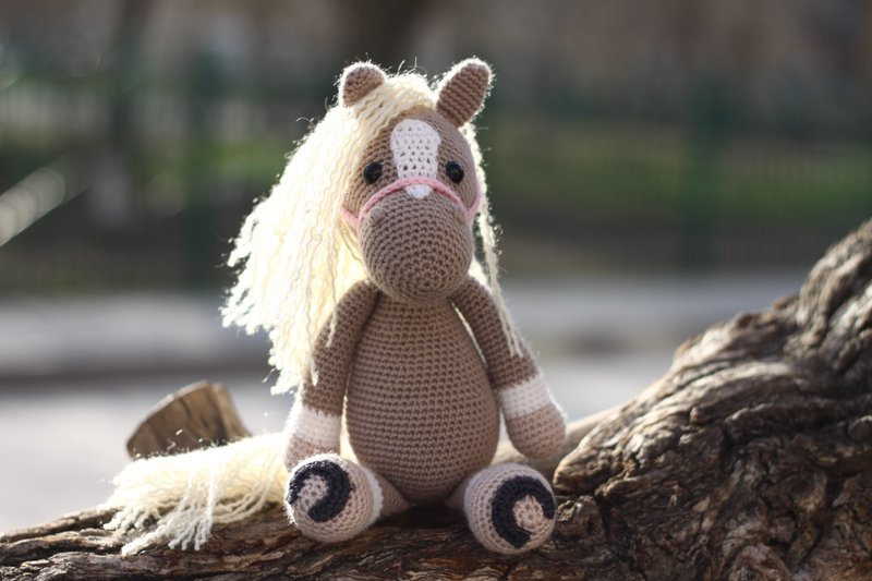 Crochet horse toy, handmade amigurumi horse, crochet horse, soft crochet toy, wh - 玩具/玩偶 - 羊毛 