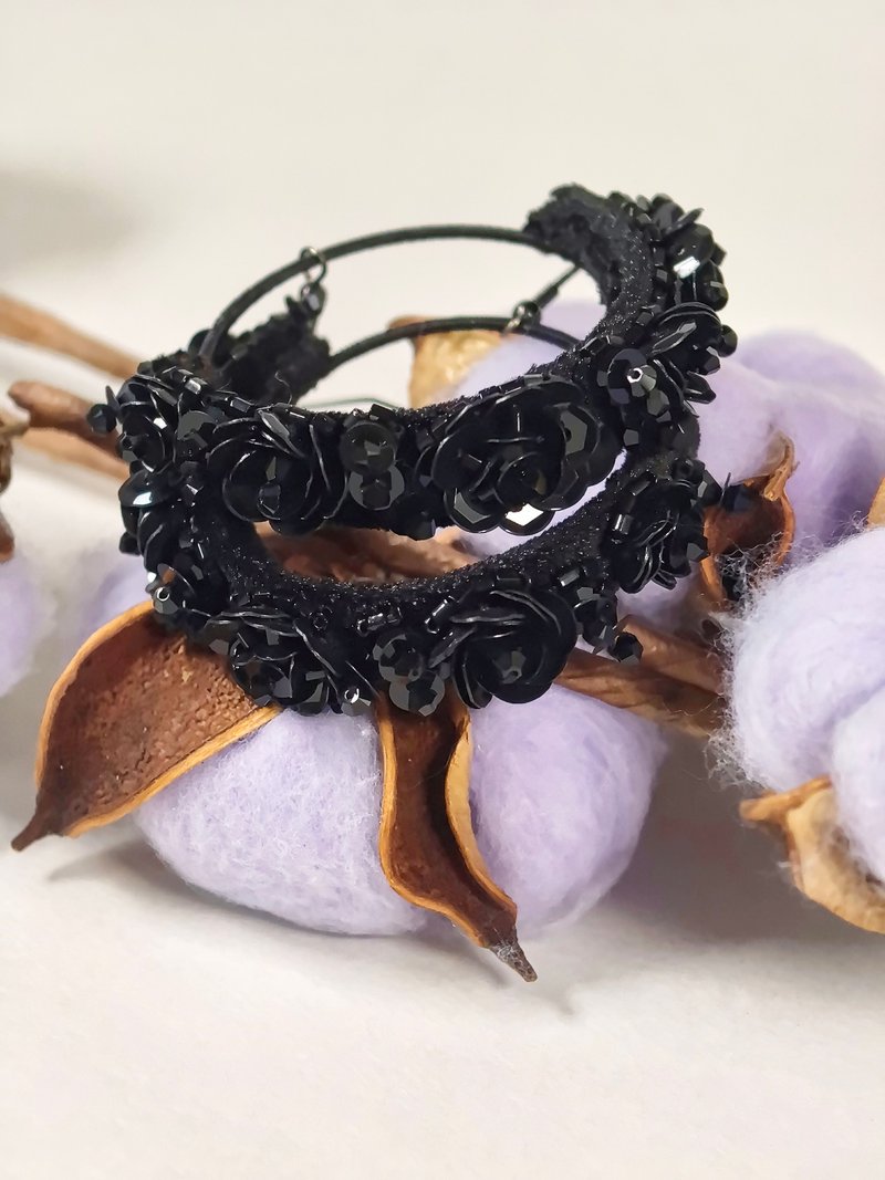 暗黑浪漫刺绣哥特耳环 - 耳环/耳夹 - 塑料 黑色