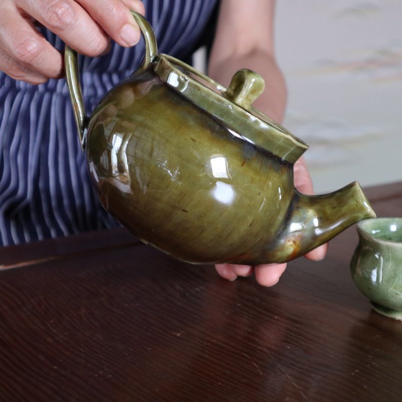 Teapot dark green handcrafted pottery Japan-made Japaneses artist - 茶具/茶杯 - 陶 