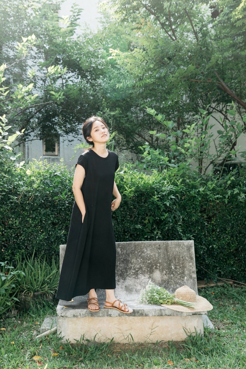 哥本哈根黑色简约长洋装 - 洋装/连衣裙 - 棉．麻 黑色
