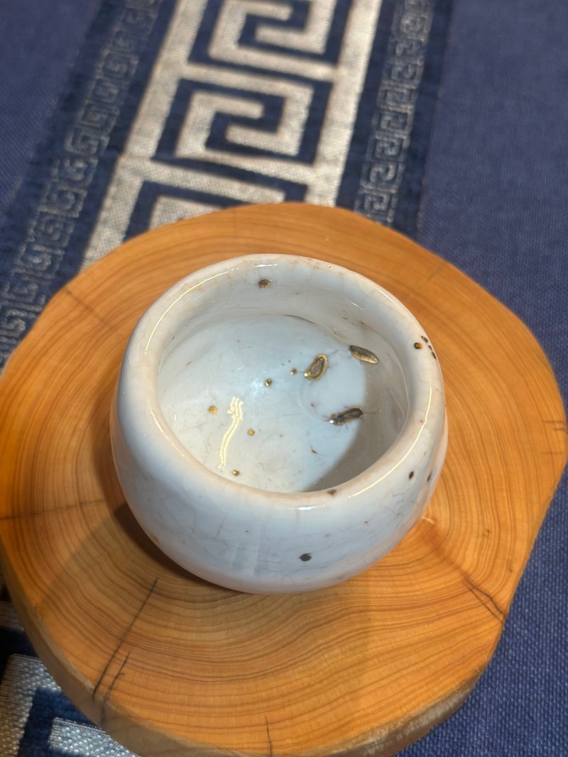 开片系列-24K金白志野鎏金杯-余华宇老师手作-容量约80cc - 茶具/茶杯 - 陶 