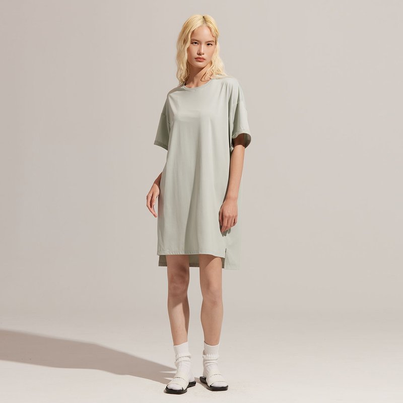 REBOOT瞬眠-亲肤宽版洋装-清灰绿 - 洋装/连衣裙 - 聚酯纤维 绿色