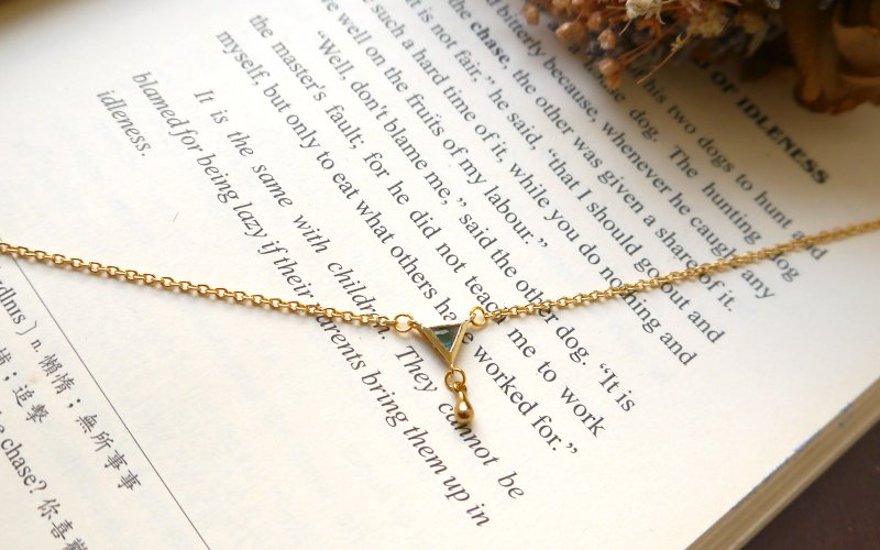 SL316 Light you up 简约三角宝石短链 - 项链 - 其他金属 