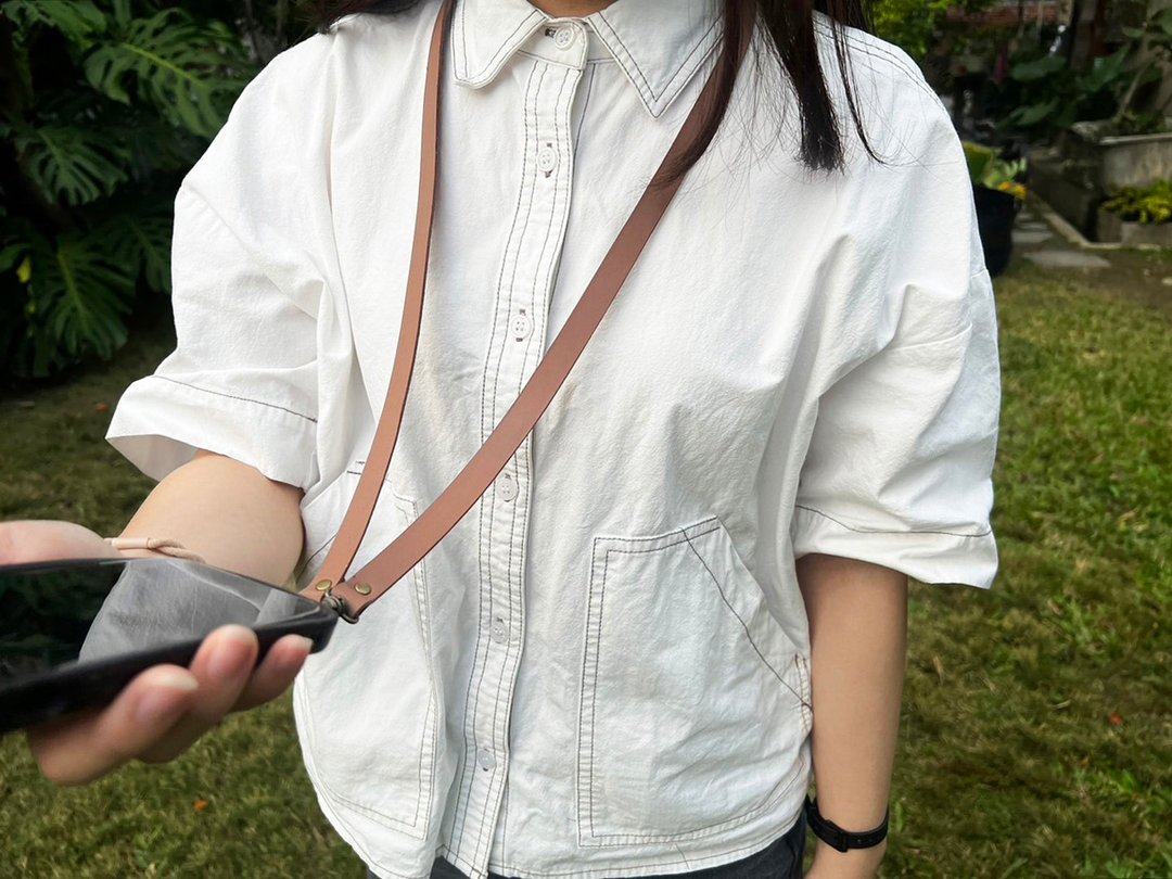 【定制化礼物】真皮手机挂绳 宽版背带 手机挂绳 生日 毕业礼物 - 手机配件 - 真皮 多色
