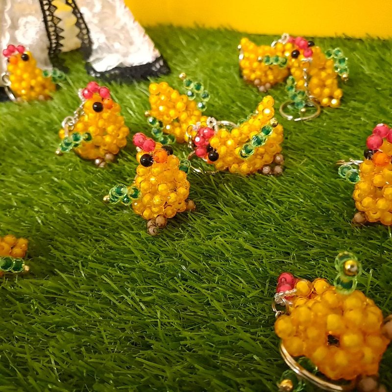 【慈光手作】造型串珠吊饰摆饰－咕咕鸡　早安鸡 - 钥匙链/钥匙包 - 压克力 黄色