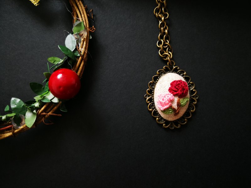 Embroidery Charm - 吊饰 - 其他材质 