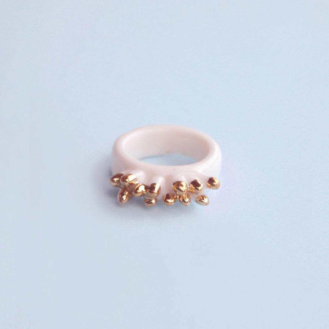 SPIKY RING / 白瓷金角戒指 - 戒指 - 瓷 白色