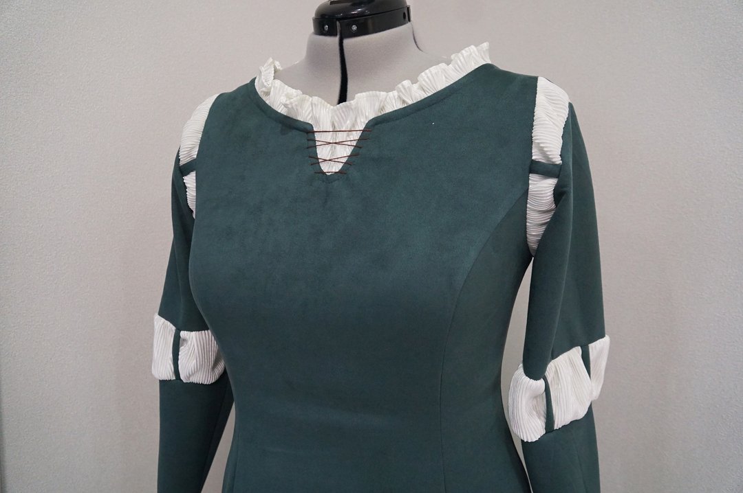 Medieval green faux suede dress - Merida cosplay - 晚装/礼服 - 聚酯纤维 绿色