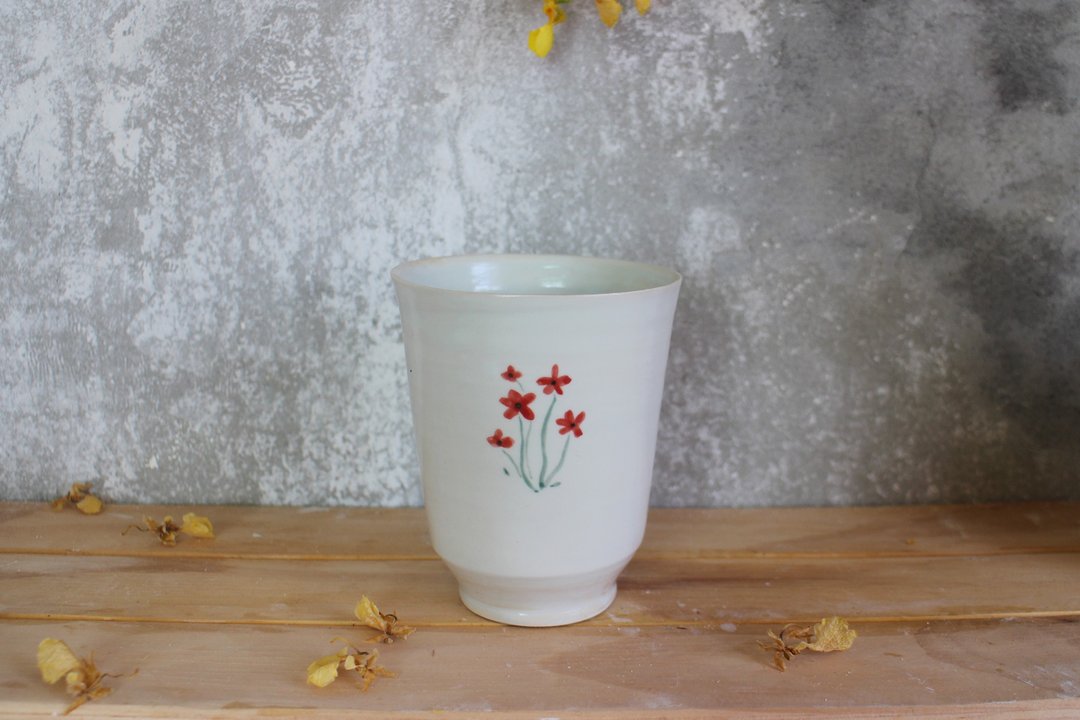 lelecoco . 路边的小红花_手绘五朵小红花水杯 / 纯手作陶瓷 - 其他杯子 - 瓷 白色