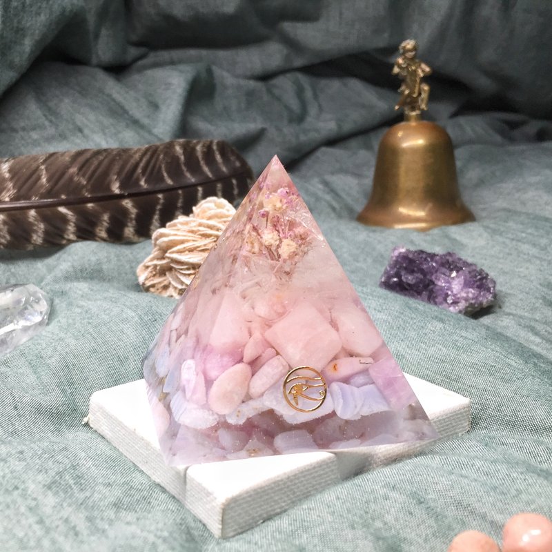 干燥花Orgonite －   满天星、白水晶、粉水晶、摩根石、蓝纹玛瑙 - 摆饰 - 宝石 粉红色