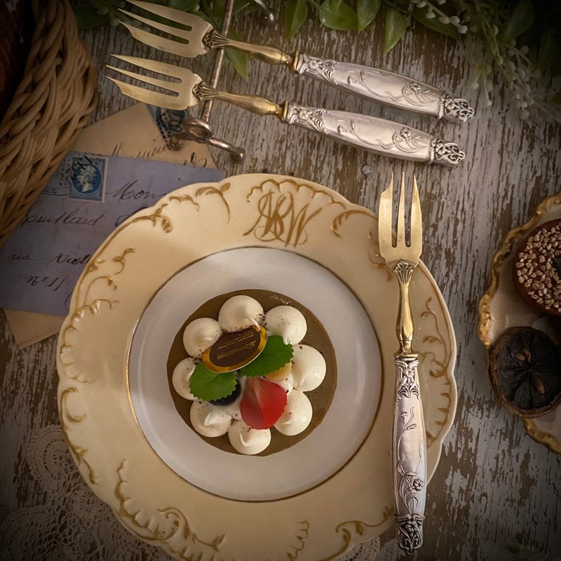 法国Art Nouveau时期花卉线条纹饰 纯银柄黄铜蛋糕叉 - 餐刀/叉/匙组合 - 纯银 粉红色