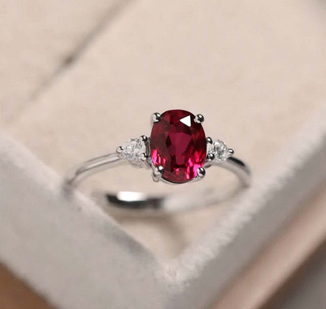9x7mm 红宝石银戒指 婚戒或生日戒指 - 戒指 - 纯银 红色