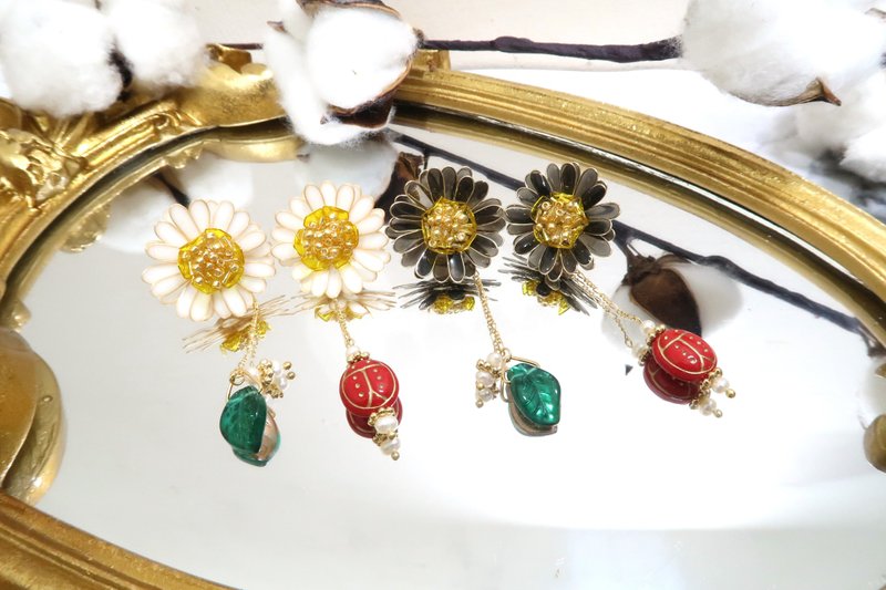 Miss Paranoid偏执狂小姐 黑白雏菊 不对称树脂耳环 925银/钢针 - 耳环/耳夹 - 其他材质 黑色