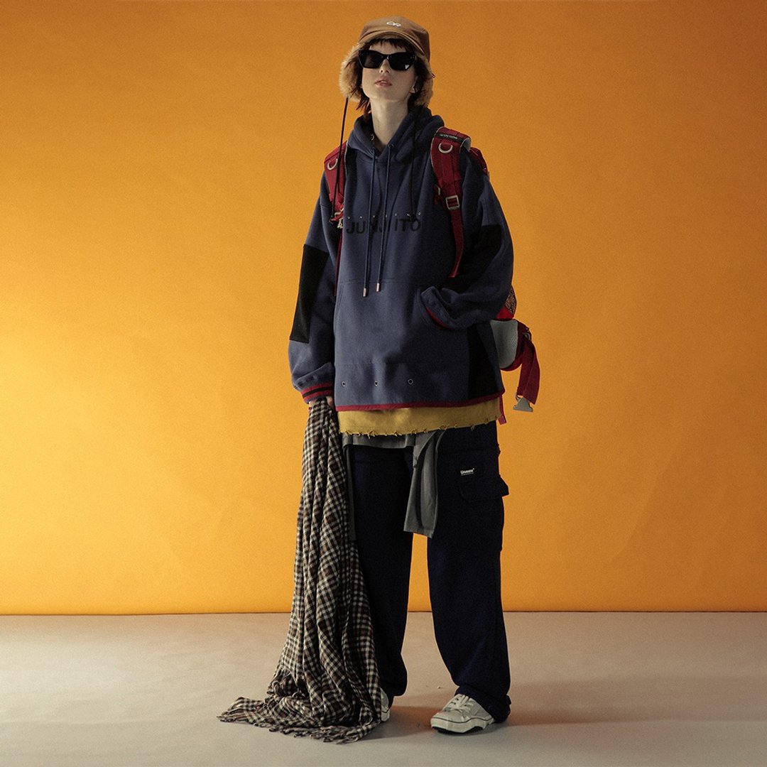 UNVESNO×伊藤润二 日系宽松加绒帽T 双一印花拼色情侣款圣诞节交换礼物连帽卫衣 - 中性连帽卫衣/T 恤 - 棉 