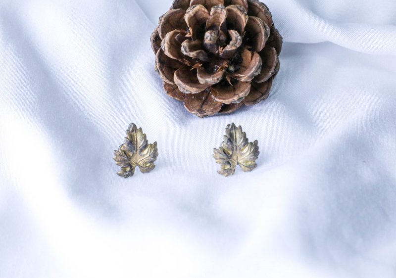 【美国带回 西洋古董饰品】1970年美国饰品 古铜树叶 耳栓式耳环 - 耳环/耳夹 - 其他金属 