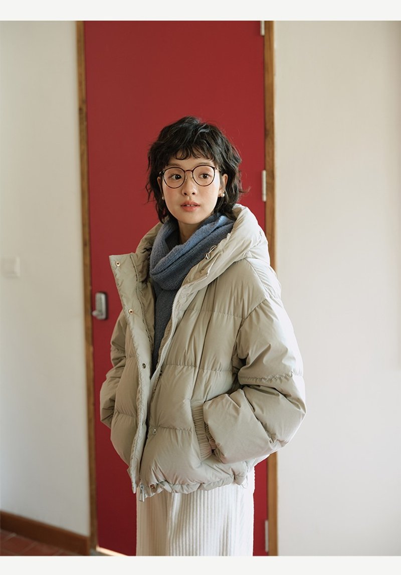 米黄白鸭绒纯色泡芙羽绒服 - 女装休闲/机能外套 - 尼龙 多色