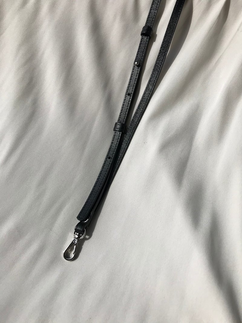 皮革颈挂绳 手机颈挂绳 Adjustable Leather Lanyard BlackSilver - 证件套/卡套 - 真皮 黑色