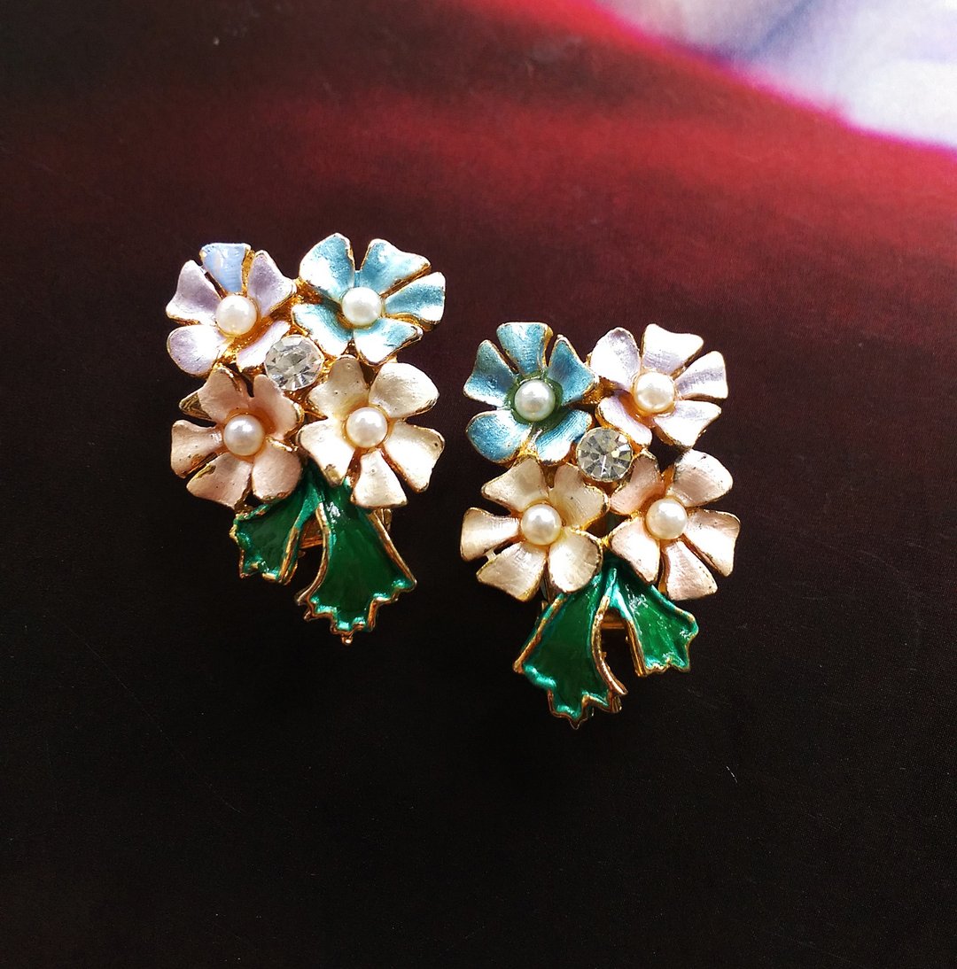 Vintage Jewelry 西洋古董饰品 优雅粉嫩花朵 夹式耳环 - 耳环/耳夹 - 其他金属 金色