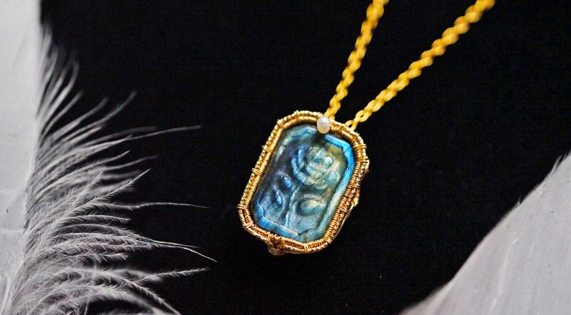 纯手工14K包金绕制复古玫瑰花牌吊坠 - 项链 - 宝石 多色