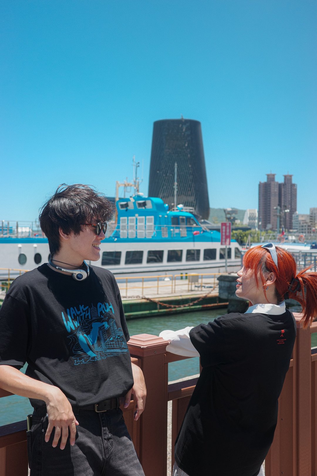 路人咖啡 九周年特典 T 恤 短袖 素T 2024年路人T-Shirt - 女装 T 恤 - 棉．麻 蓝色