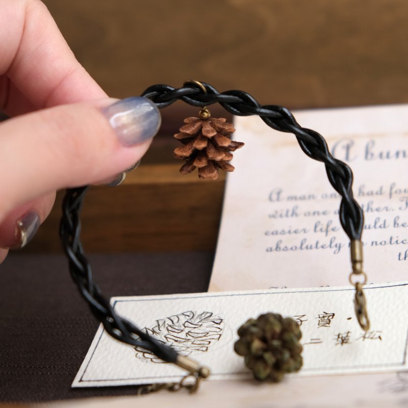 皮革 二叶松球果 编织手链 - 手链/手环 - 真皮 咖啡色