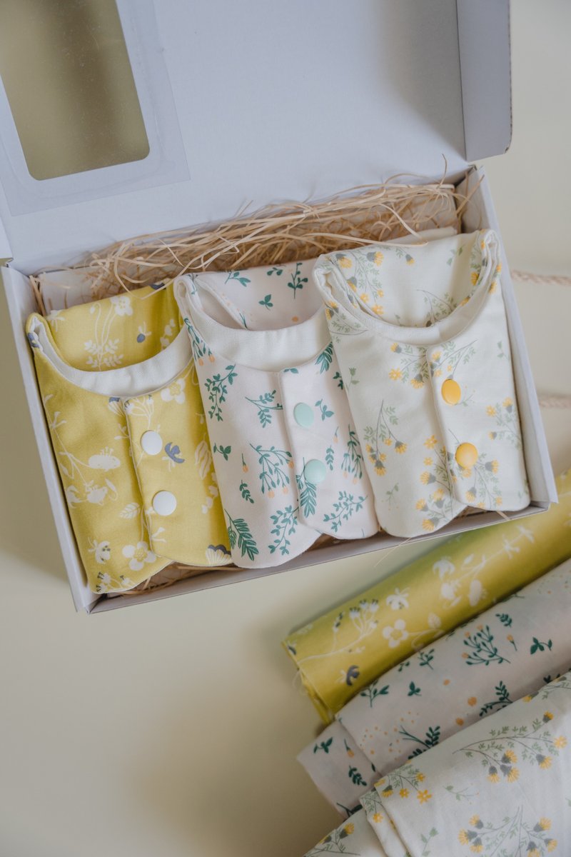 【快速出货】青青小草原 弥月礼盒组 三件围兜组 - 满月礼盒 - 棉．麻 绿色