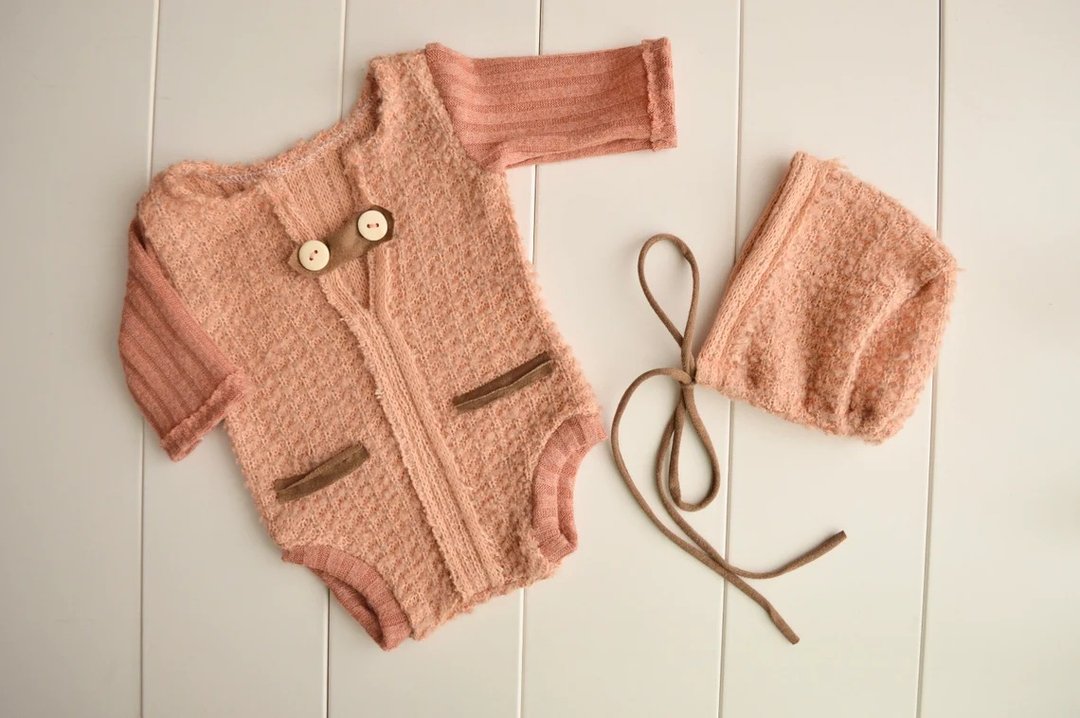 Newborn boy rust romper and hat outfit photo prop. Textured set baby prop. - 其他 - 其他材质 橘色