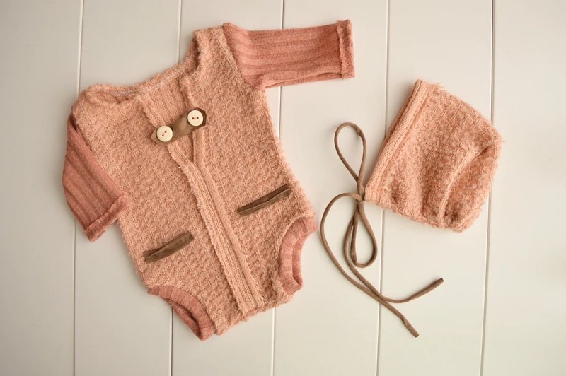 Newborn boy rust romper and hat outfit photo prop. Textured set baby prop. - 其他 - 其他材质 橘色