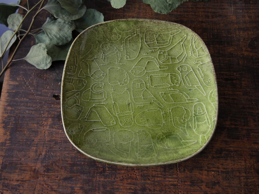 Green square plate with relief finches - 盘子/餐盘/盘架 - 陶 绿色
