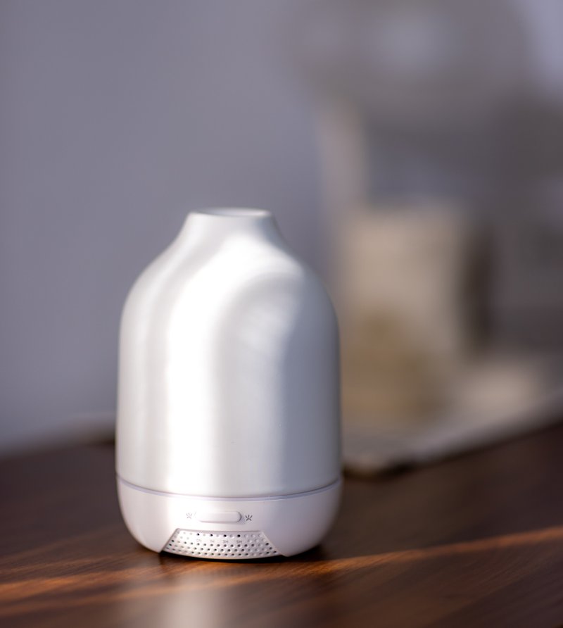 纯白陶瓷超音波水氧机/150ml/卧室/办公桌可用 - 香薰/精油/线香 - 陶 白色