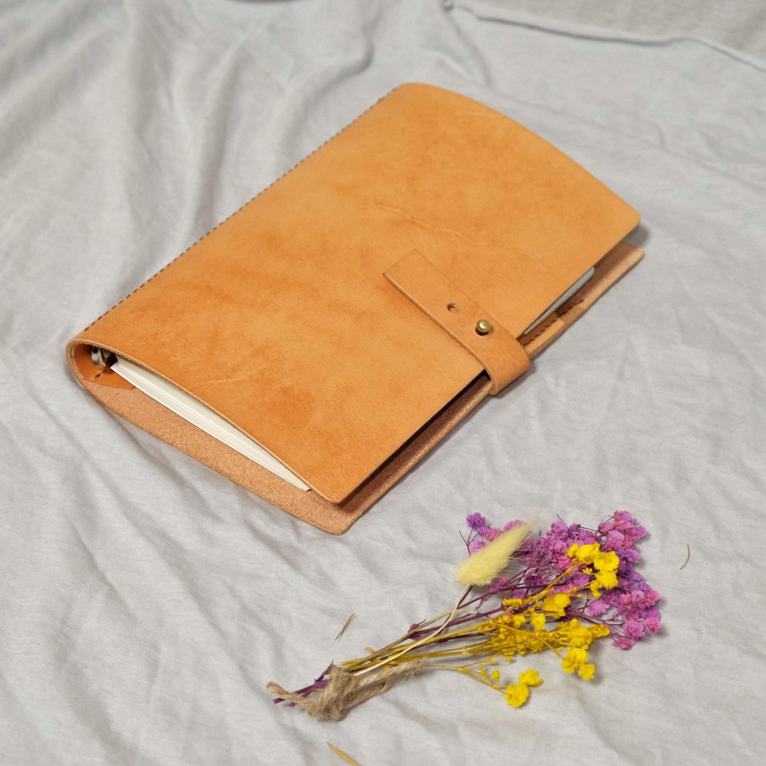 Homemade oil leather personal organizer BIBLE SIZE made by a personal organizer enthusiast - 笔记本/手帐 - 真皮 咖啡色