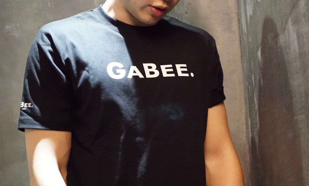小房子 挺版短袖上衣 T-Shirt - 女装 T 恤 - 棉 黑色