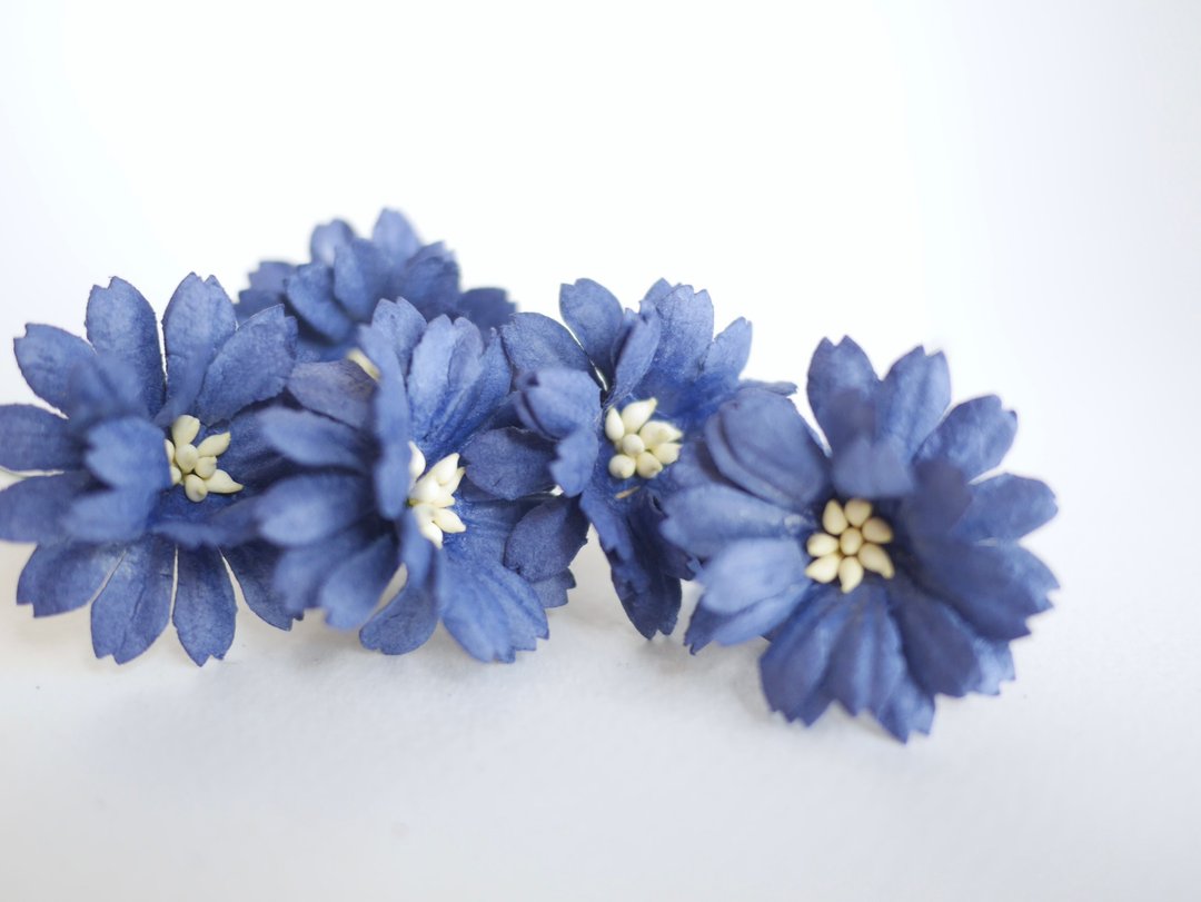 Paper Flower, 25 pieces DIY small daisy flower size 4.5 cm., passion blue color - 其他 - 纸 蓝色