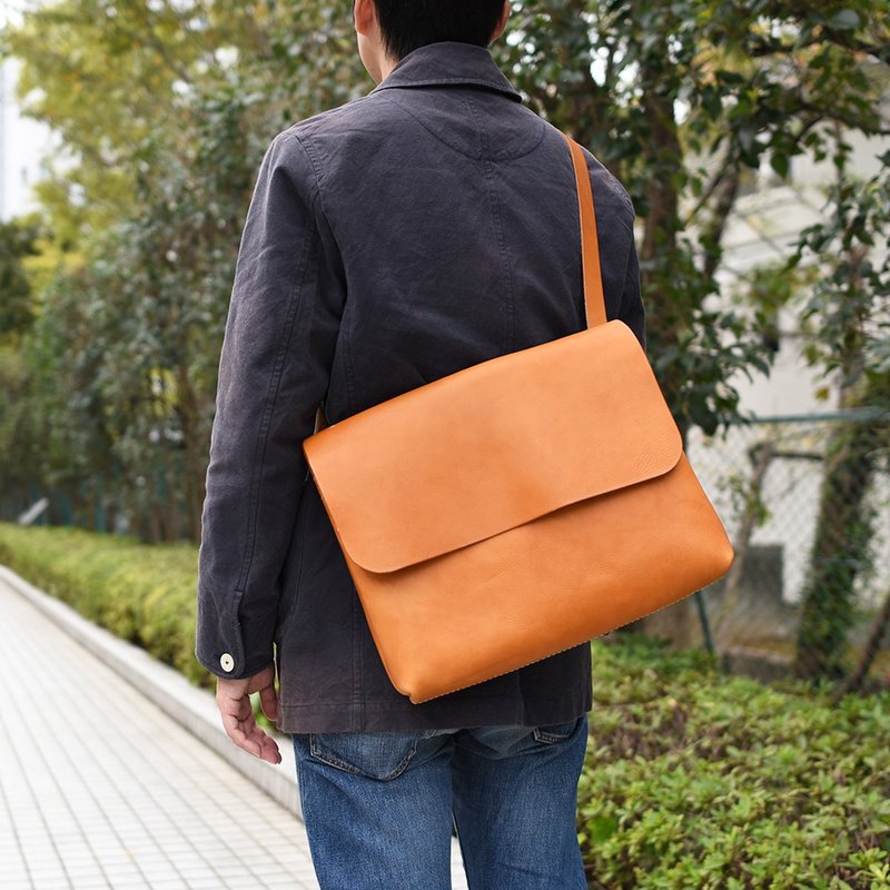 日本职人手作皮革经典邮差包 (CK-4) M - 共5色 - 侧背包/斜挎包 - 其他材质 多色