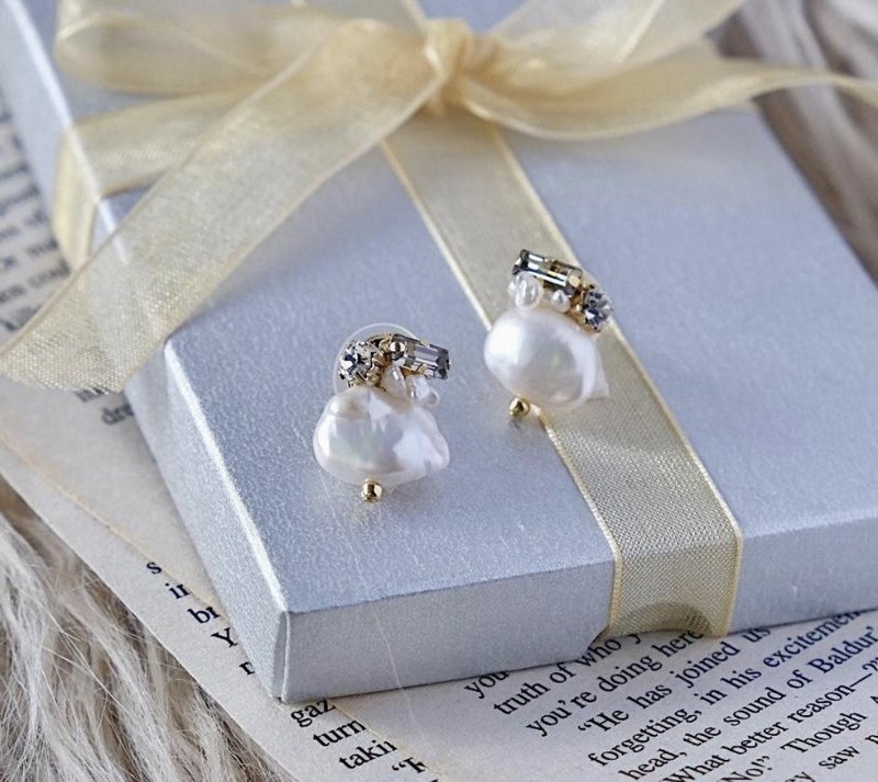 Tiara Pearl - 耳环/耳夹 - 珍珠 白色