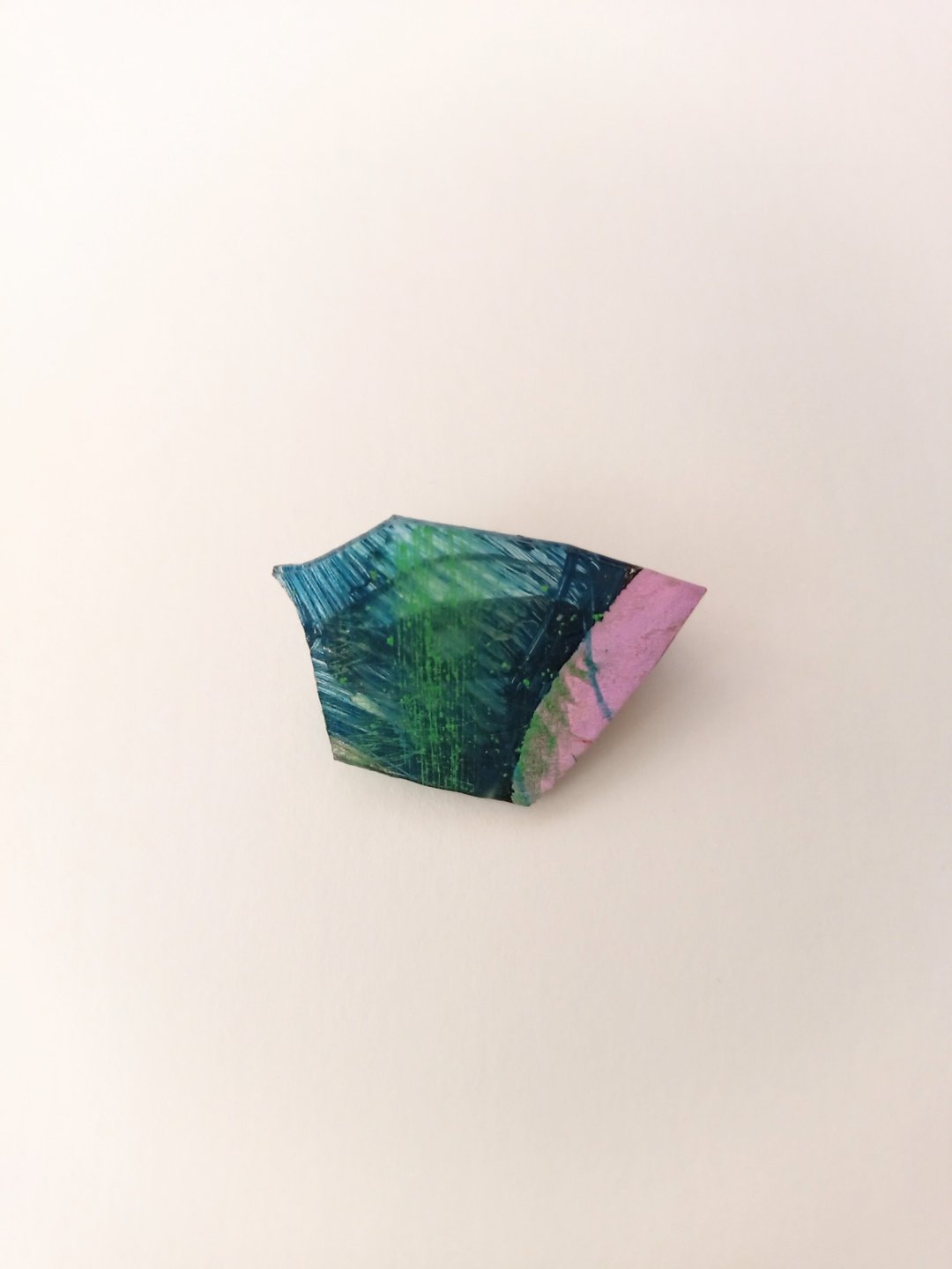 Kakera Brooch Moyo - 胸针 - 塑料 粉红色