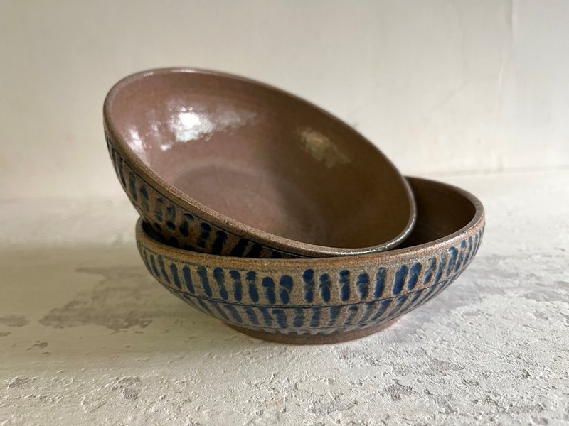 蓝线刻纹小碟(售完再制款)_陶器餐盘 - 盘子/餐盘/盘架 - 陶 咖啡色