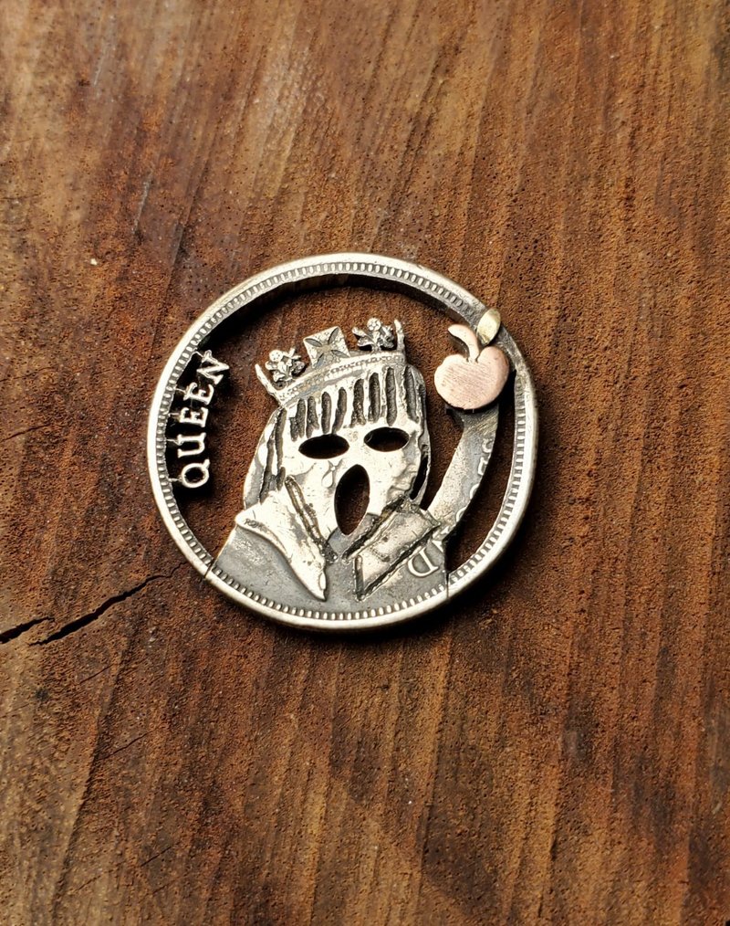 硬币改造吊坠(主题: 恐怖妹妹的执念苹果) - 项链 - 其他金属 银色