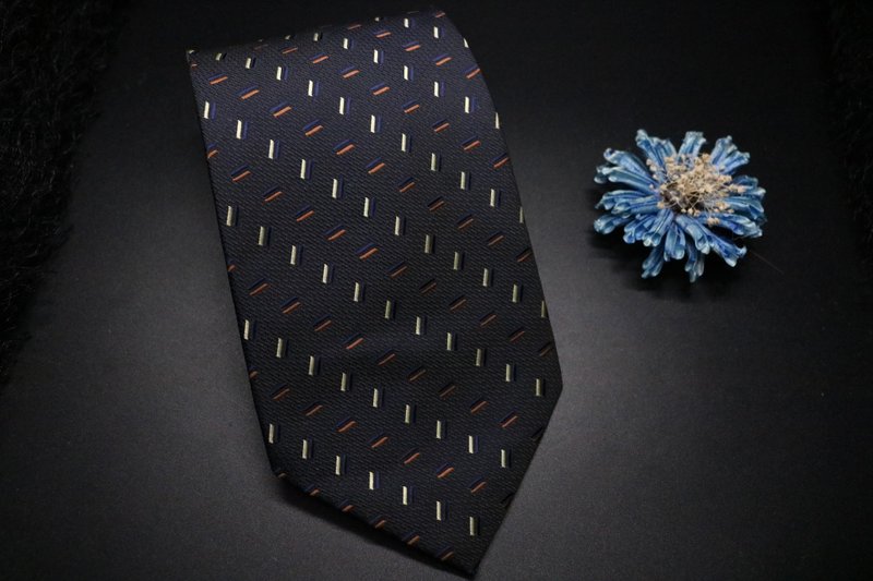 黑色点缀真丝领带/绅士百搭型男necktie - 领带/领带夹 - 丝．绢 黑色