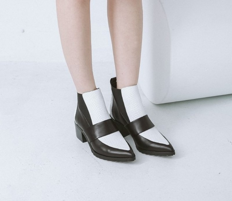个性宽筒 锯齿跟真皮尖头靴 黑白 - 女款长靴 - 真皮 黑色