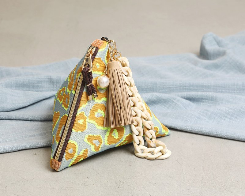 Neon Lynx triangular clutch pouch bag - 化妆包/杂物包 - 其他材质 黄色