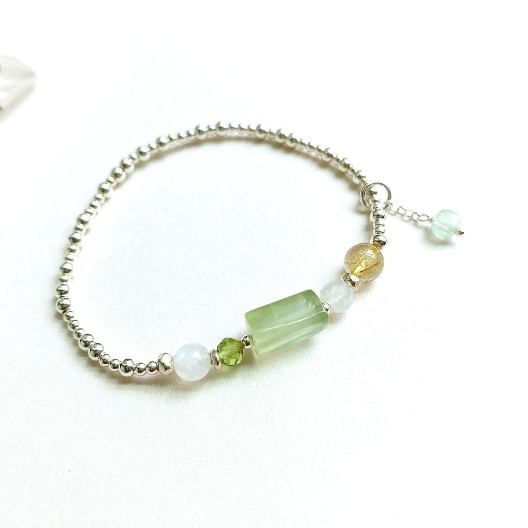Ops Prehnite Sliver Bead -葡萄石/纯银/月光石/黄发晶/浅绿色 - 手链/手环 - 纯银 绿色