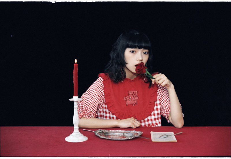 Meugler牛稠岛 绿野仙踪-夏 沙发刺绣 哥特红格子拼接连衣裙 - 洋装/连衣裙 - 棉．麻 红色